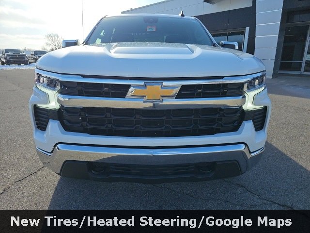 2022 Chevrolet Silverado 1500 LT photo 2