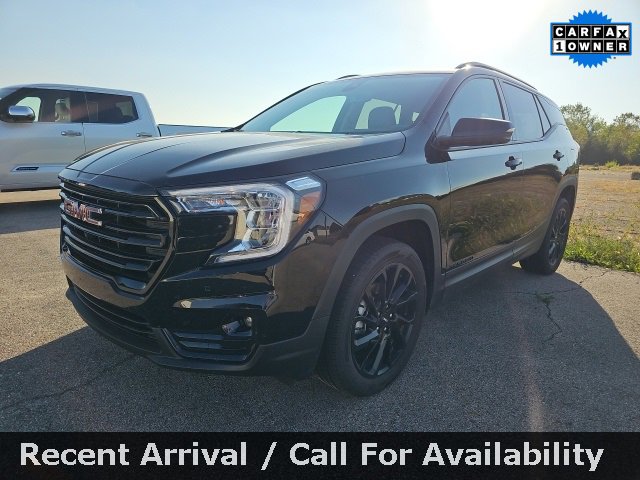 2024 Gmc Terrain SLT photo 2