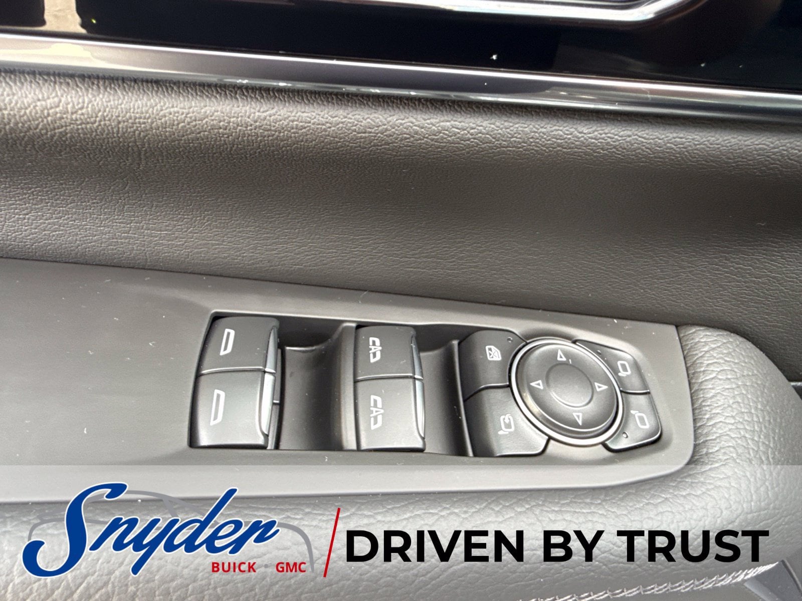 2026 GMC Yukon Denali - Photo 31