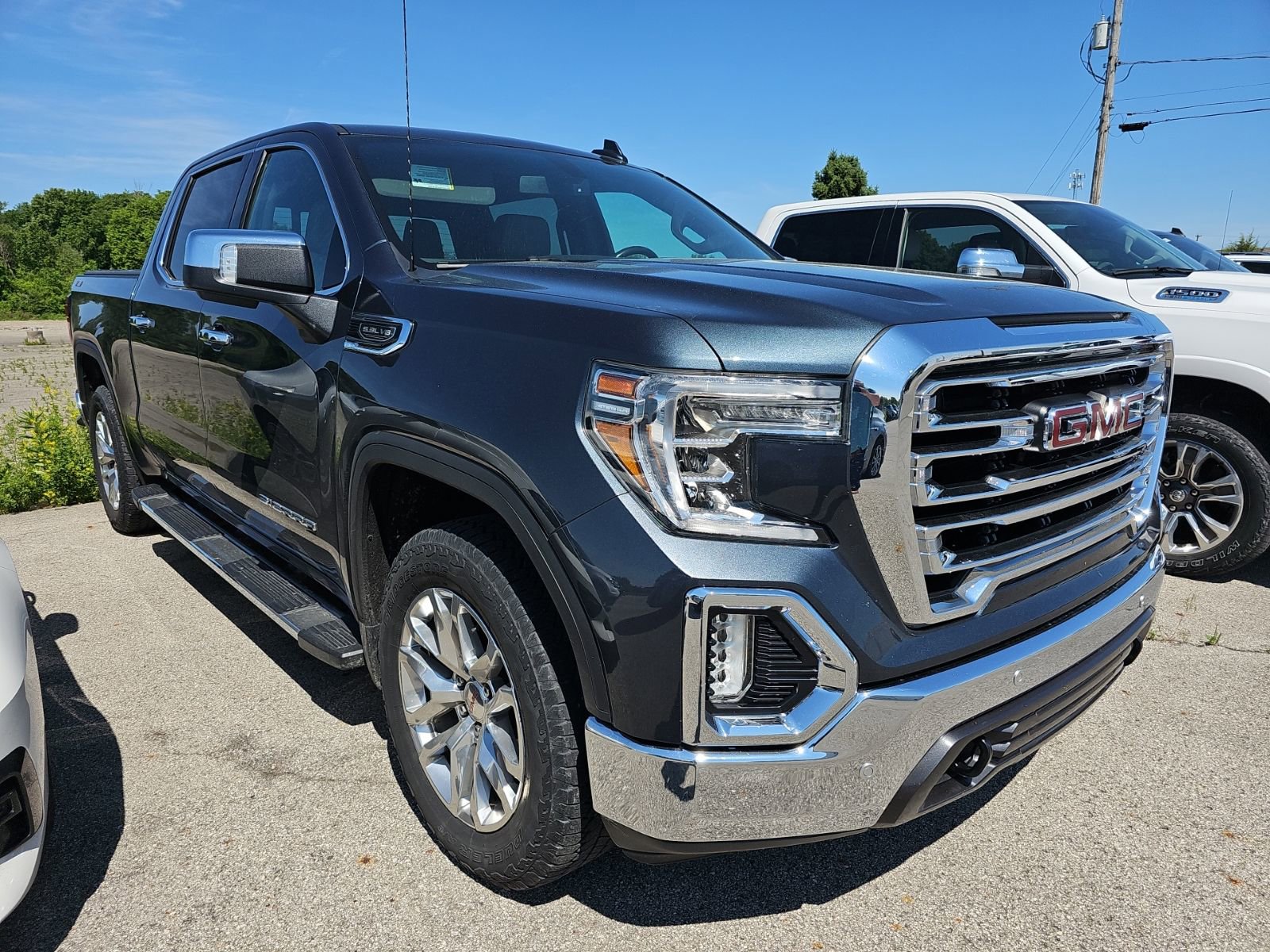 2020 GMC Sierra 4WD Crew Cab Short Box SLT's photo