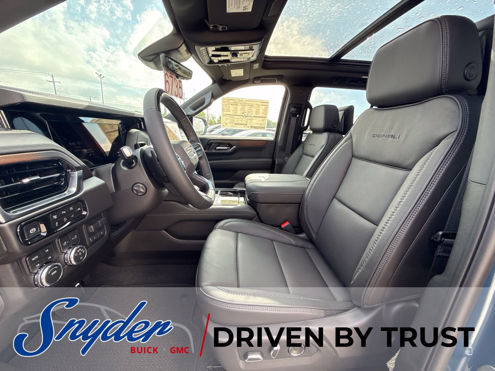 2026 GMC Yukon Denali - Photo 29