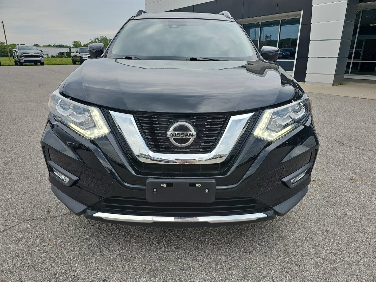 Used 2018 Nissan Rogue SL with VIN 5N1AT2MV6JC801315 for sale in Napoleon, OH