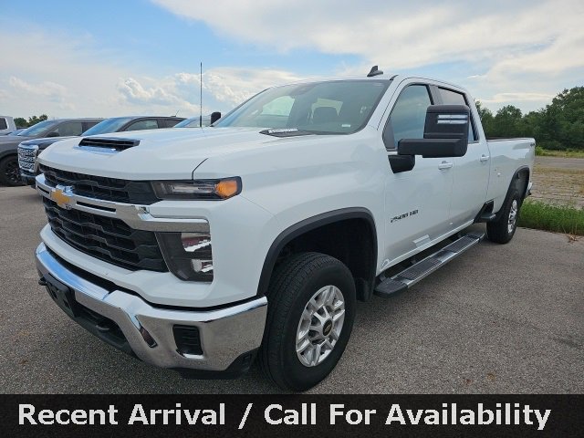 2024 Chevrolet Silverado 2500HD LT photo 3