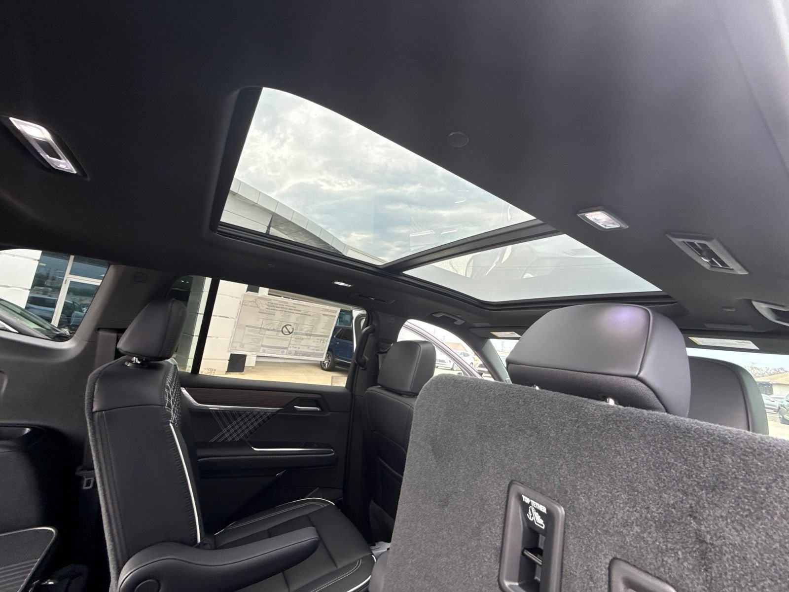 2027 GMC Acadia Denali - Photo 18