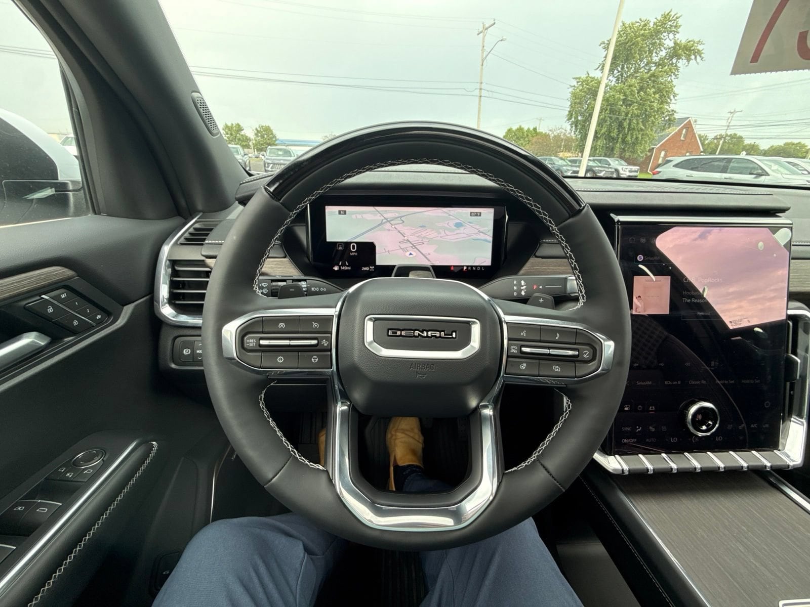 2027 GMC Acadia Denali - Photo 38