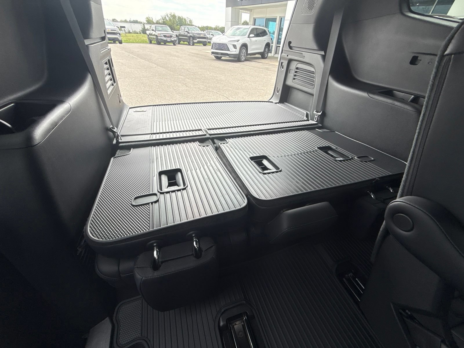 2027 GMC Acadia Denali - Photo 16