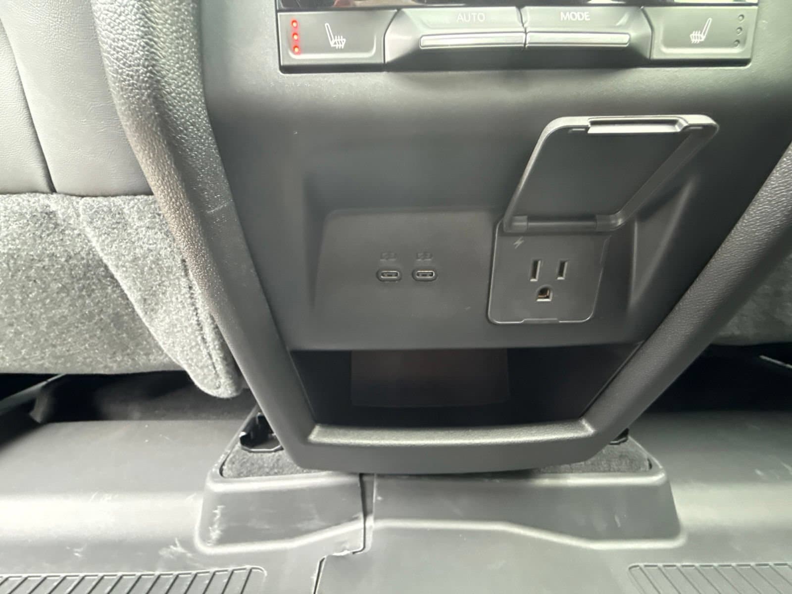 2027 GMC Acadia Denali - Photo 23
