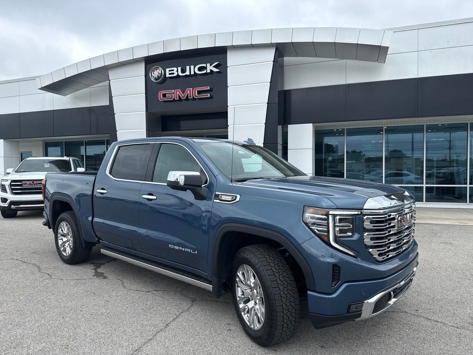New Trucks for sale in Napoleon, OH | Snyder Buick GMC