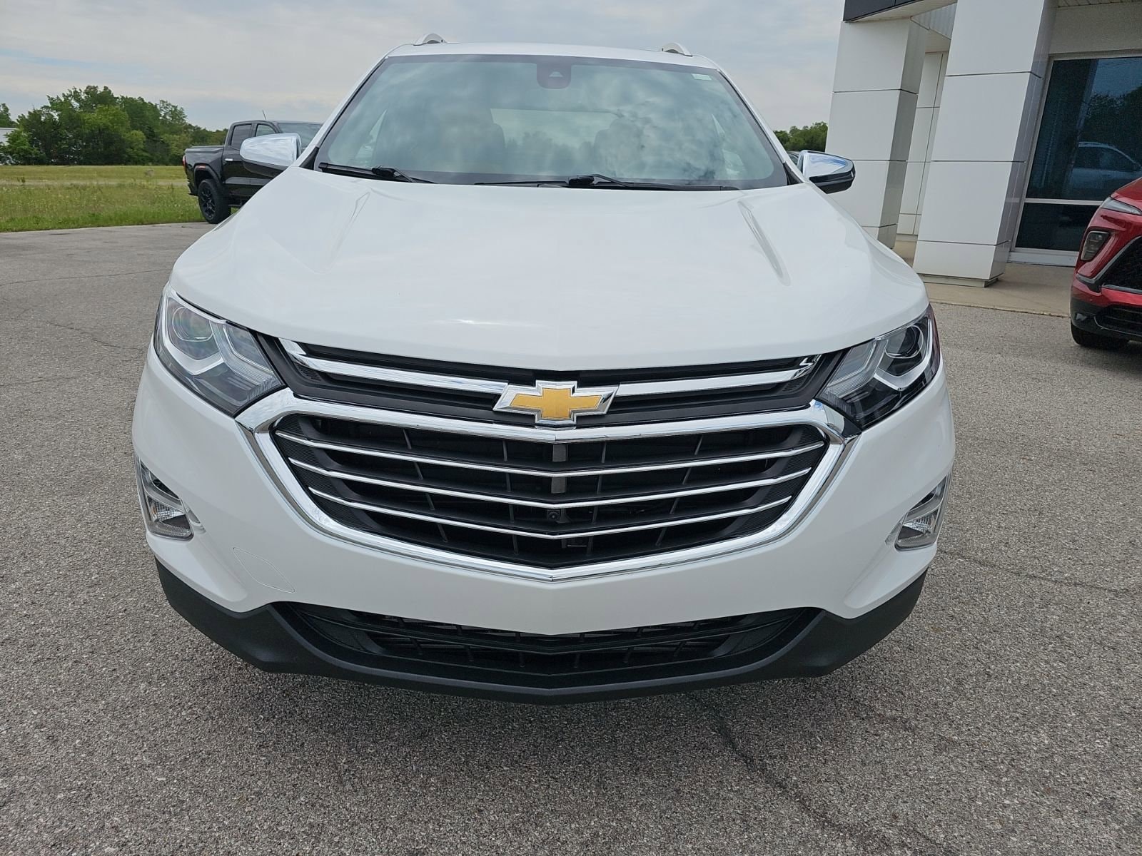 Used 2018 Chevrolet Equinox Premier with VIN 2GNAXMEV6J6220643 for sale in Napoleon, OH