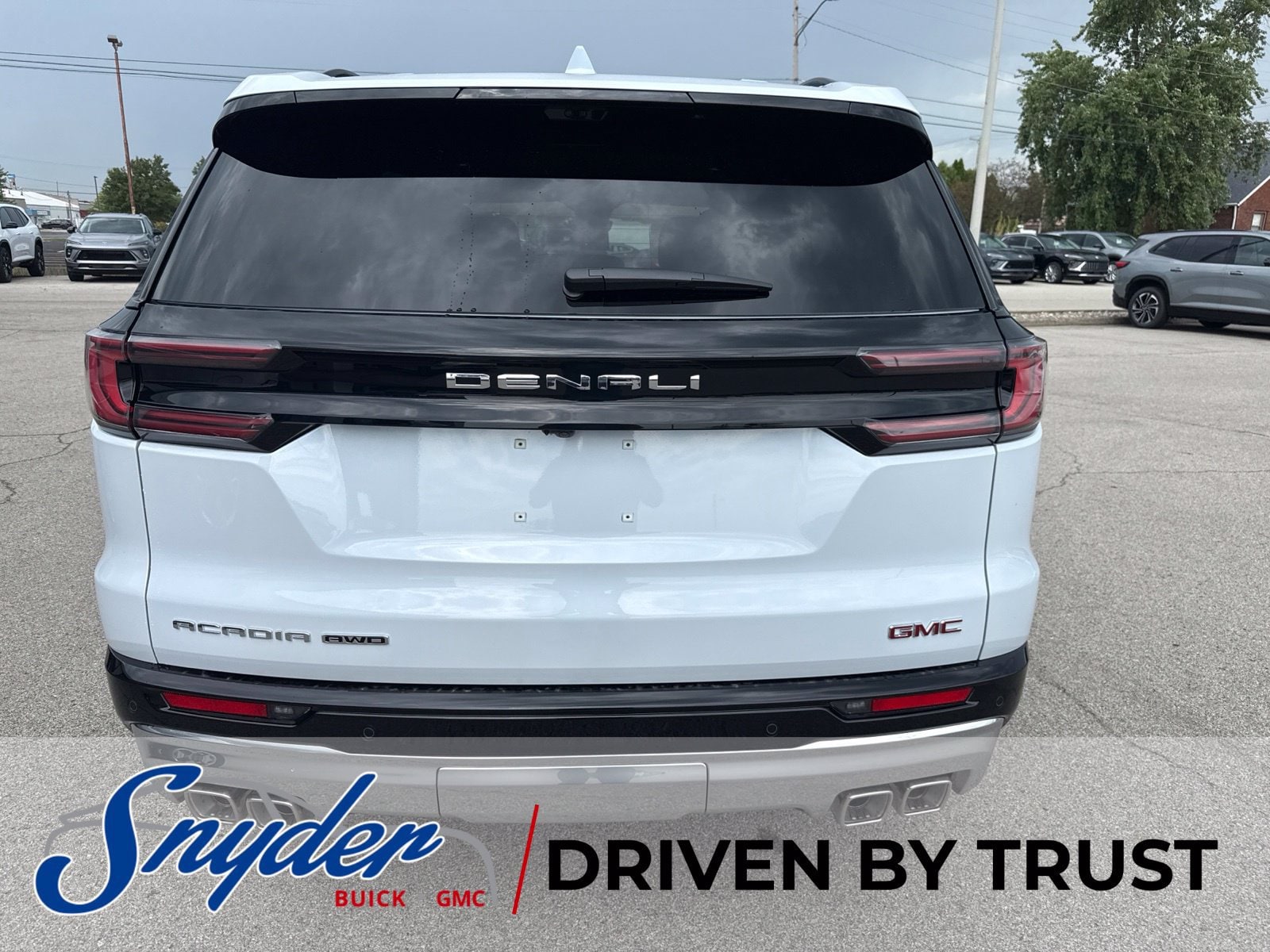 2027 GMC Acadia Denali - Photo 8