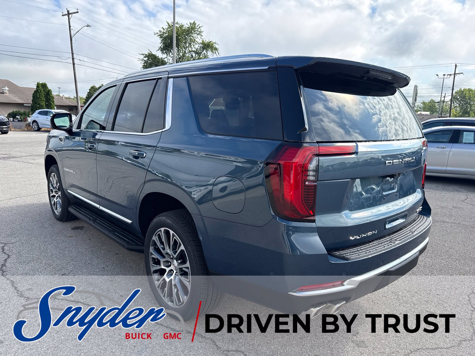 2026 GMC Yukon Denali - Photo 6