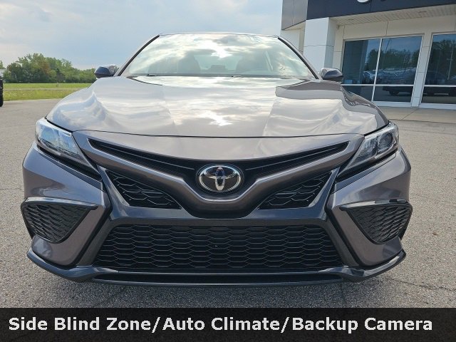 2023 Toyota Camry SE photo 2