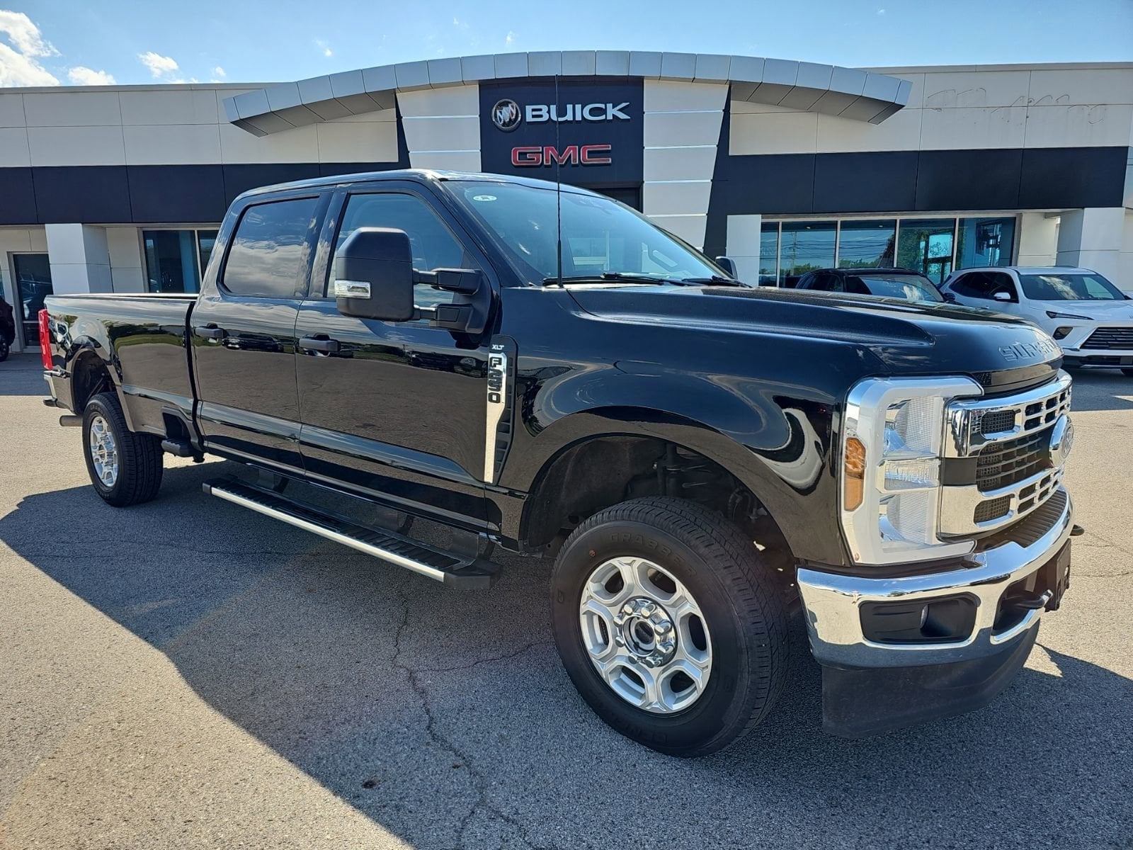 2025 Ford F-250 XL 4x4 Crew Cab 8' Box's photo