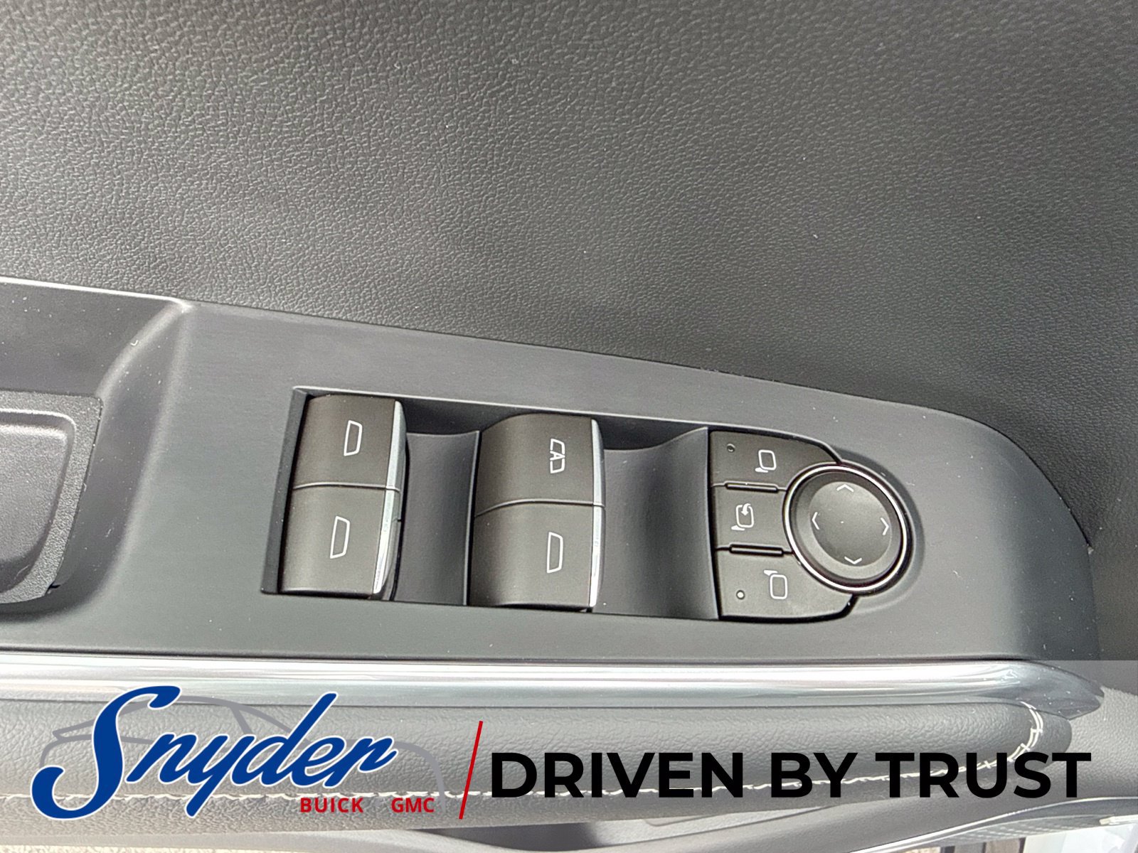 2027 GMC Acadia Denali - Photo 28