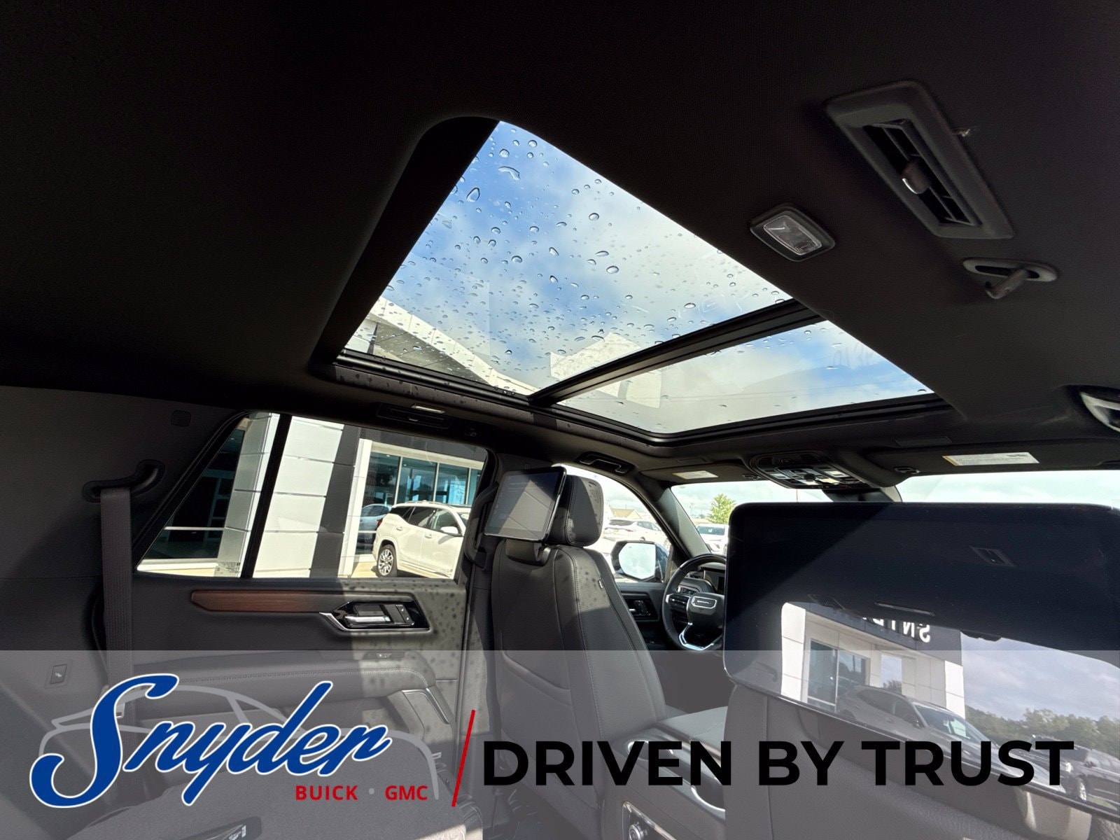 2026 GMC Yukon Denali - Photo 19