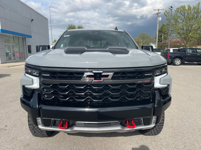 2024 Chevrolet Silverado 1500 ZR2 photo 3