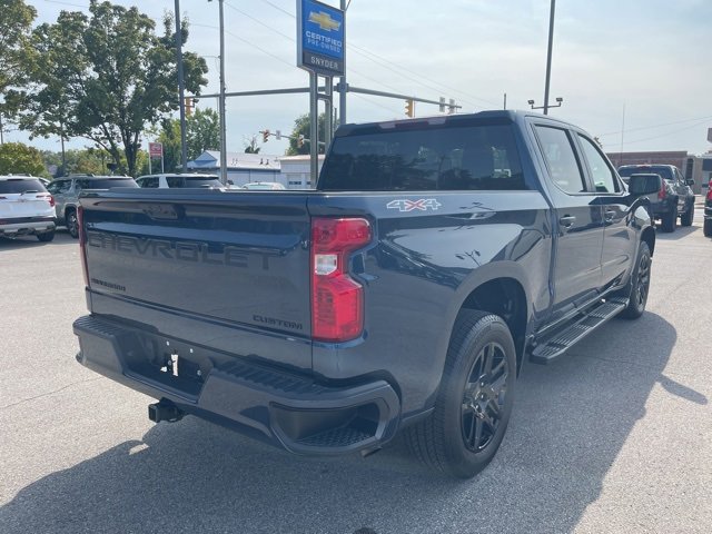 2022 Chevrolet Silverado 1500 Custom photo 2