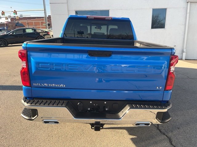 2025 Chevrolet Silverado 1500 LT photo 4
