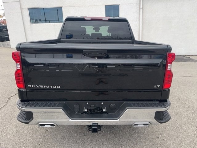 2026 Chevrolet Silverado 1500 LT photo 2