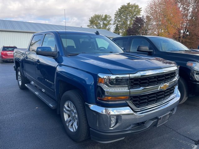 2018 Chevrolet Silverado 1500 LT photo 2