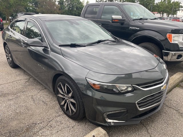 2016 Chevrolet Malibu 2LT photo 2