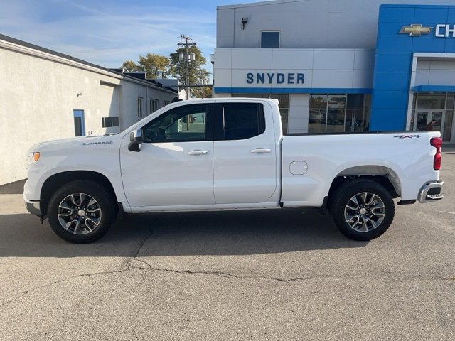 2025 Chevrolet Silverado 1500 LT photo 2