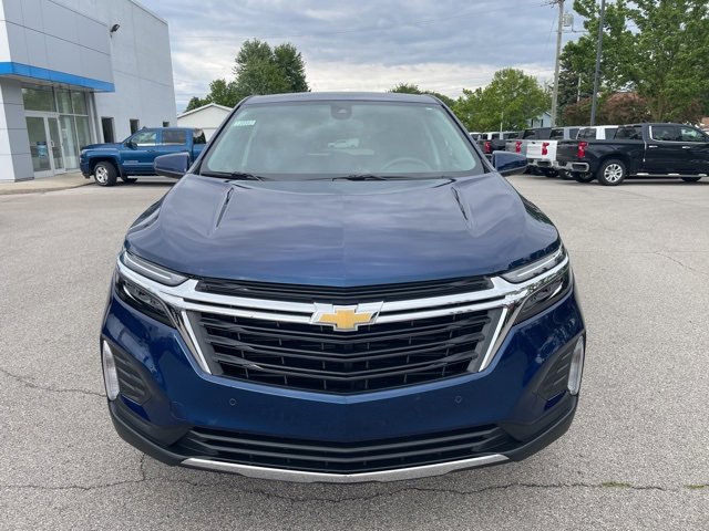 2022 Chevrolet Equinox LT photo 2