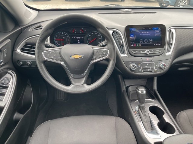 2019 Chevrolet Malibu LS photo 3
