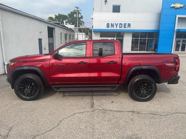 2026 Chevrolet Colorado Trail Boss photo 2