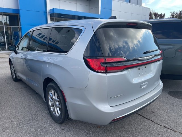 2024 Chrysler Pacifica Touring L photo 4