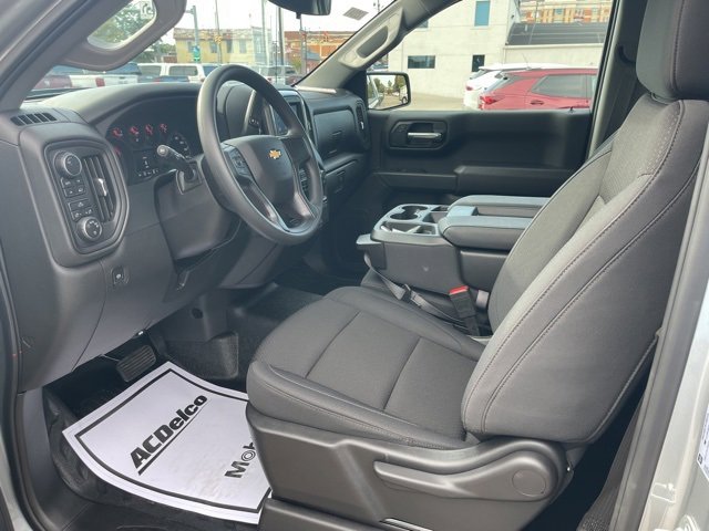 2025 Chevrolet Silverado 1500 photo 4