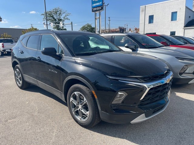 2023 Chevrolet Blazer 2LT photo 2