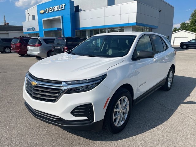 2024 Chevrolet Equinox LS photo 2
