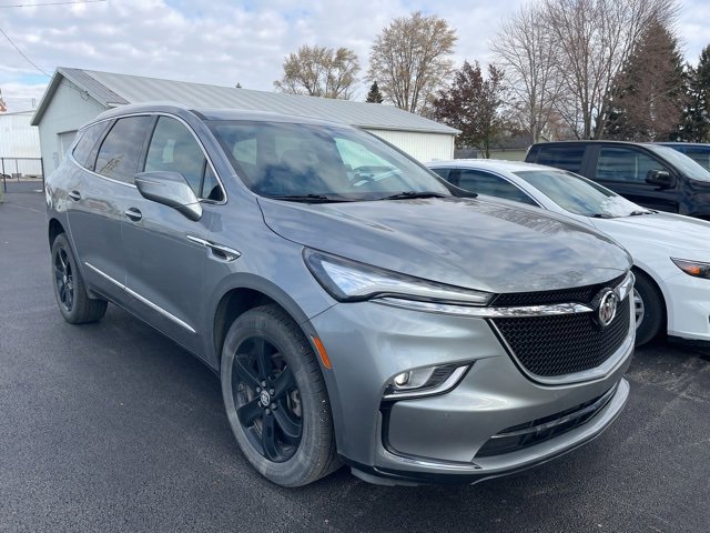 2023 Buick Enclave Essence photo 2