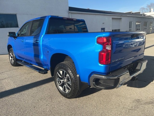 2025 Chevrolet Silverado 1500 LT photo 3