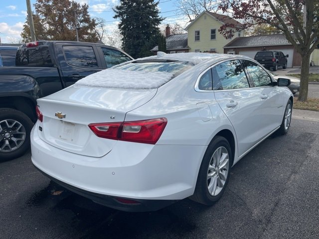 2017 Chevrolet Malibu 1LT photo 3