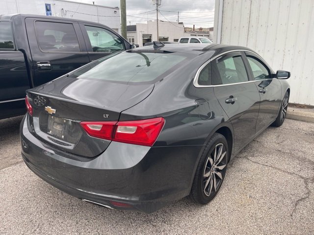 2016 Chevrolet Malibu 2LT photo 3