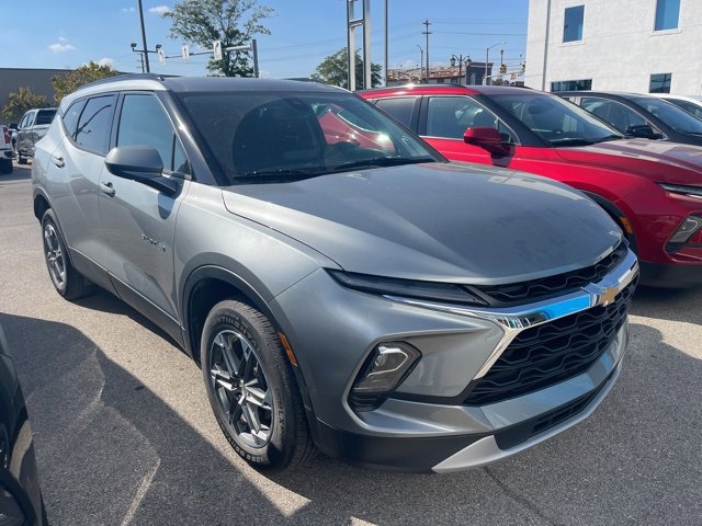 2023 Chevrolet Blazer 2LT photo 2