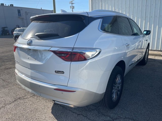 2024 Buick Enclave Essence photo 3