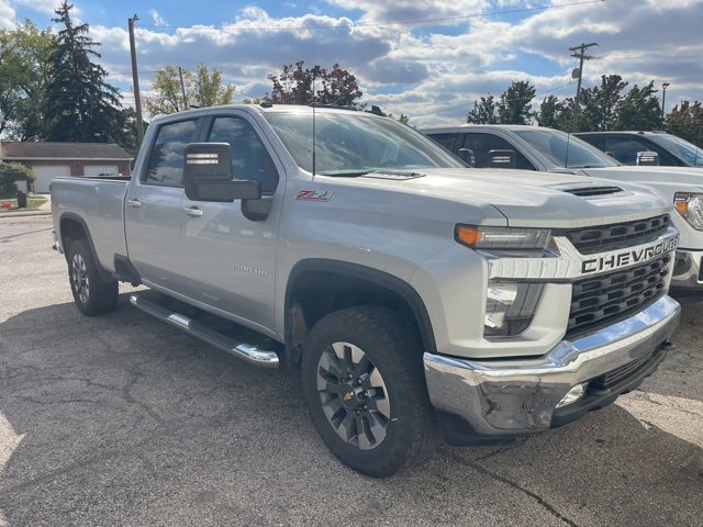 2023 Chevrolet Silverado 3500HD LT photo 2