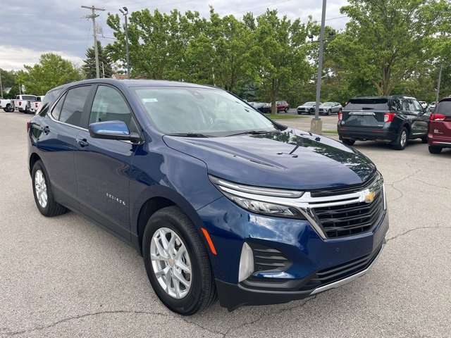 2022 Chevrolet Equinox LT photo 3
