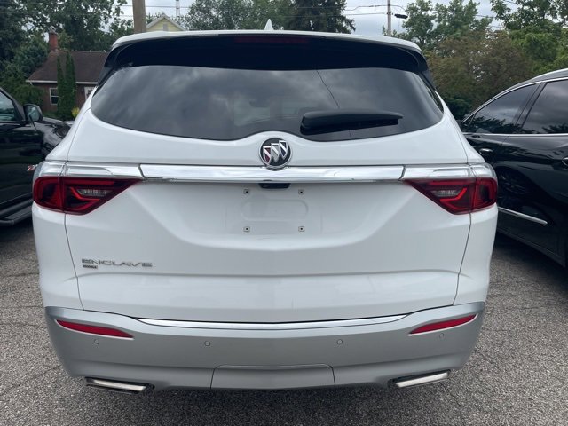 2022 Buick Enclave Essence photo 2