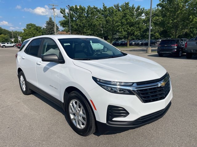 2024 Chevrolet Equinox LS photo 4
