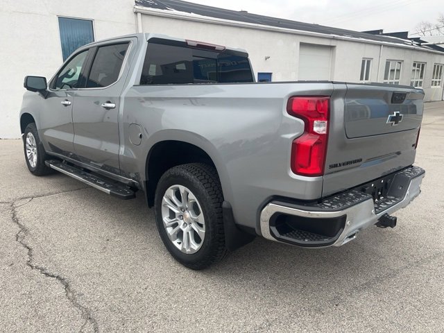 2025 Chevrolet Silverado 1500 LTZ photo 3