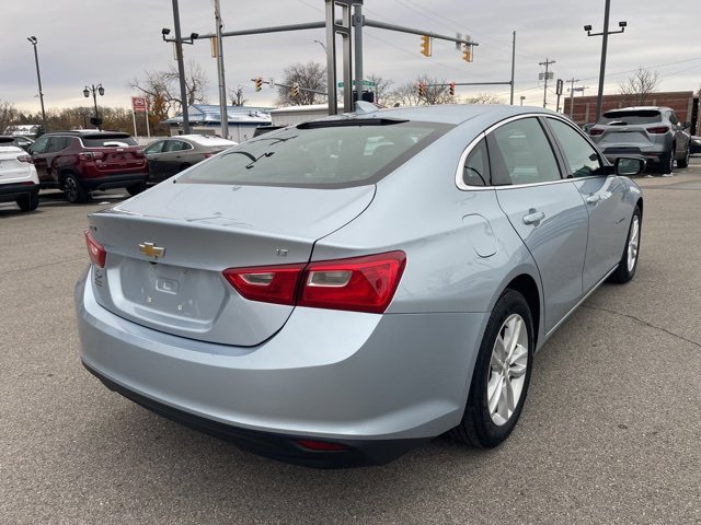 2018 Chevrolet Malibu 1LT photo 2