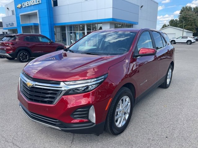 2024 Chevrolet Equinox LT photo 2