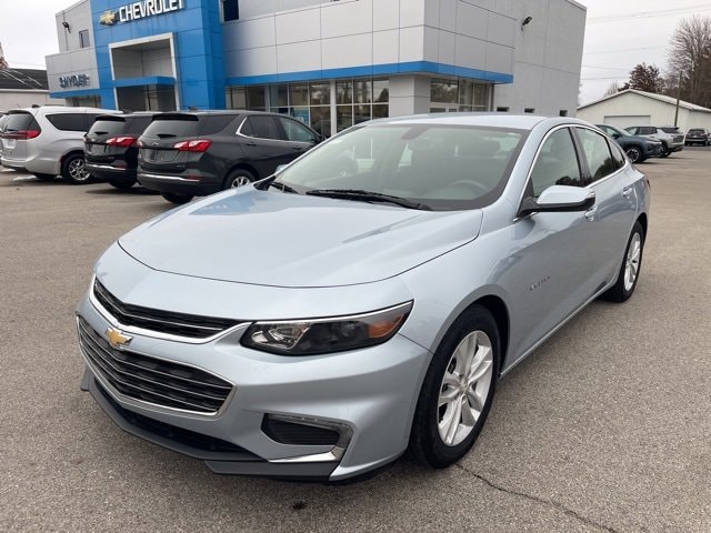 Used 2018 Chevrolet Malibu 1LT with VIN 1G1ZD5ST4JF203920 for sale in Napoleon, OH