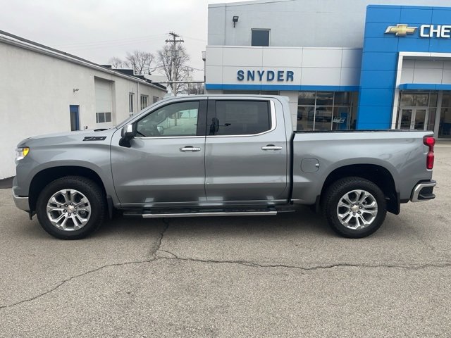 2025 Chevrolet Silverado 1500 LTZ photo 2