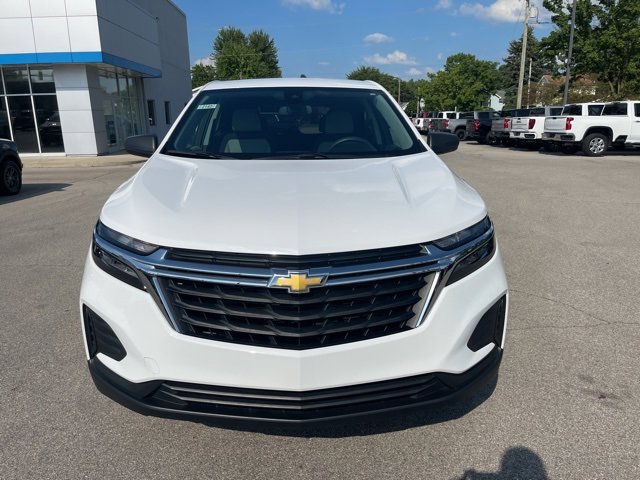 2024 Chevrolet Equinox LS photo 3