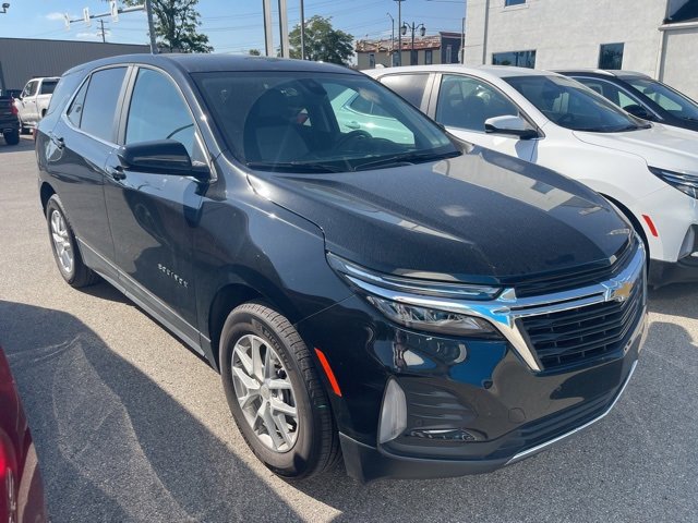 2023 Chevrolet Equinox LT photo 2